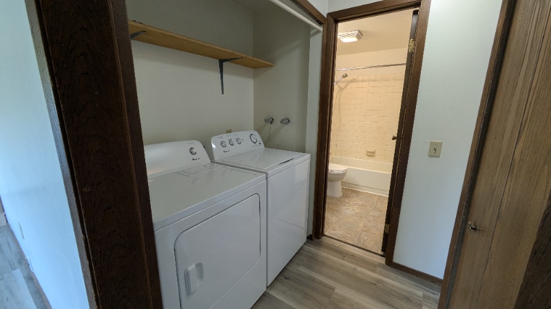 Building Photo - 1243 Hanson Ave