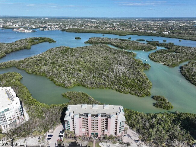 Building Photo - 262 Barefoot Beach Blvd