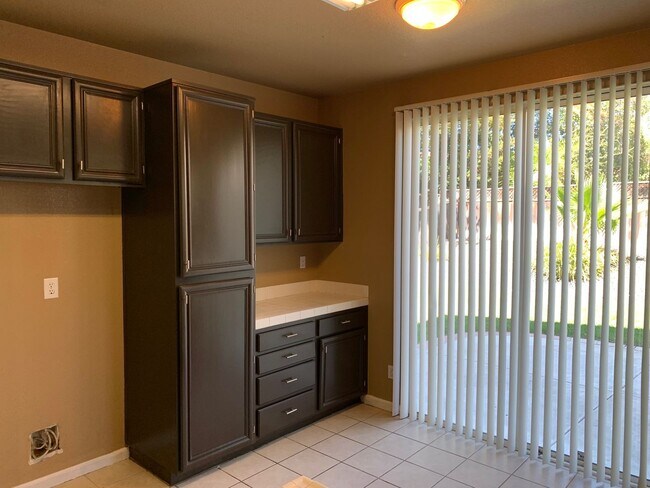 Building Photo - Fantastic Antioch Home!