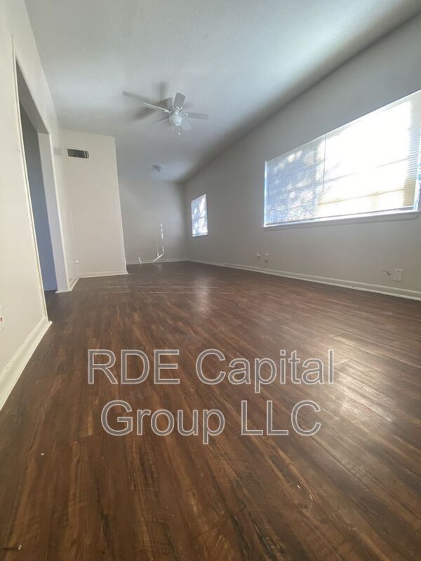 Building Photo - 5300 Wonder Dr