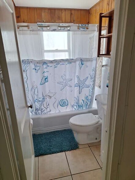 Bath 1 - 224 Cherry St