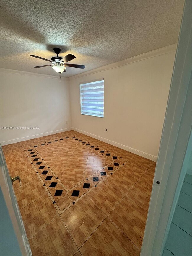Building Photo - 6961 SW 129th Ave