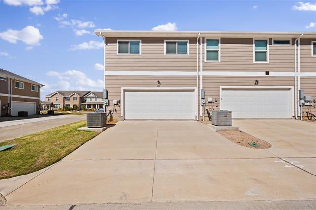 Building Photo - 3500 Brentwood Dr