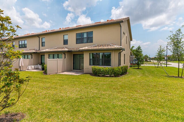 Building Photo - 8245 Cadre Noir Rd