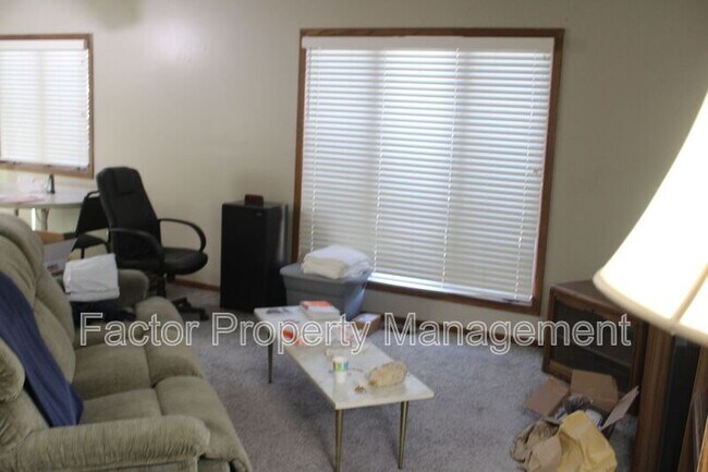 Building Photo - 101 Heather Ln