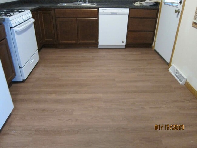 Building Photo - Completely Remodeled 3 Bedroom 3 bath townhome coming for JUNE move in.