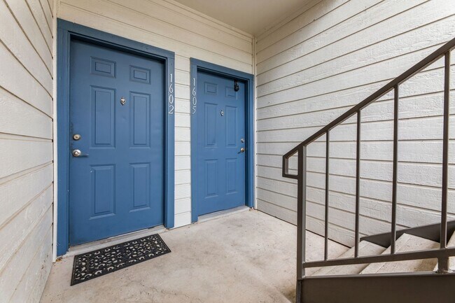 Building Photo - Amazing 1 bedroom, 1 bathroom Condo in Montevista!