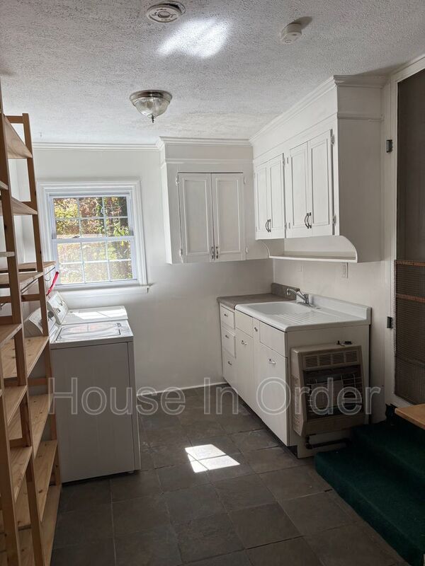 Building Photo - 105 Campbell Dr