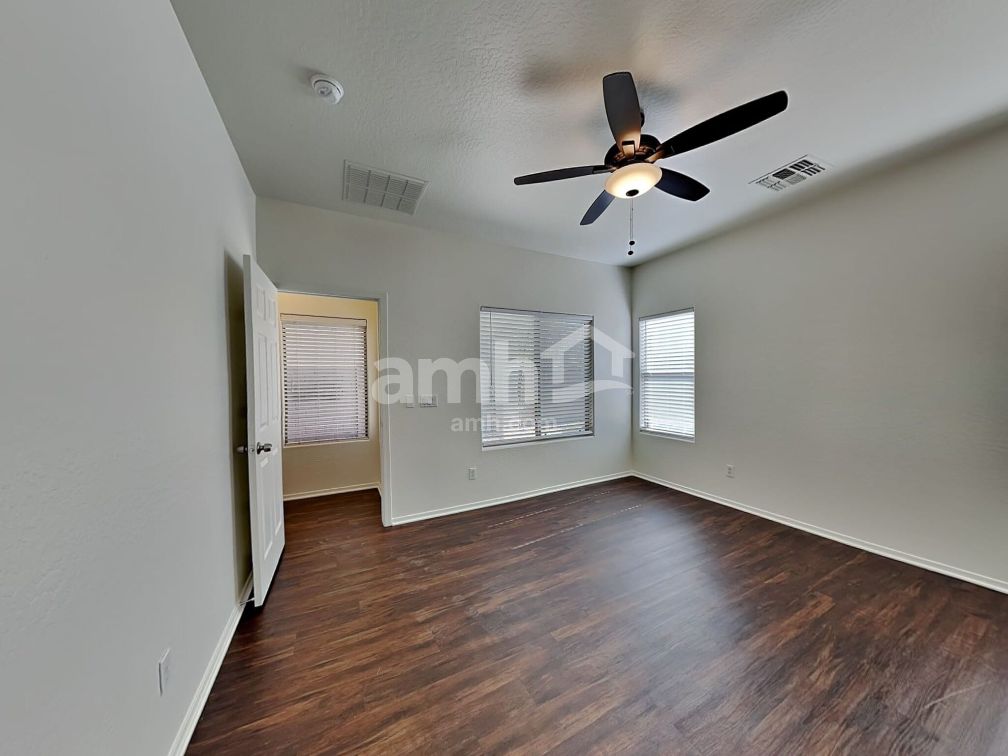 Building Photo - 10121 W Luxton Ln