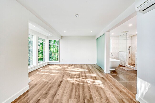 Building Photo - Updated Mid-Century 4BR / 2.5BA Daylight Ranch w/ Panoramic Views, Double Decks, A/C + 2-Car Garage
