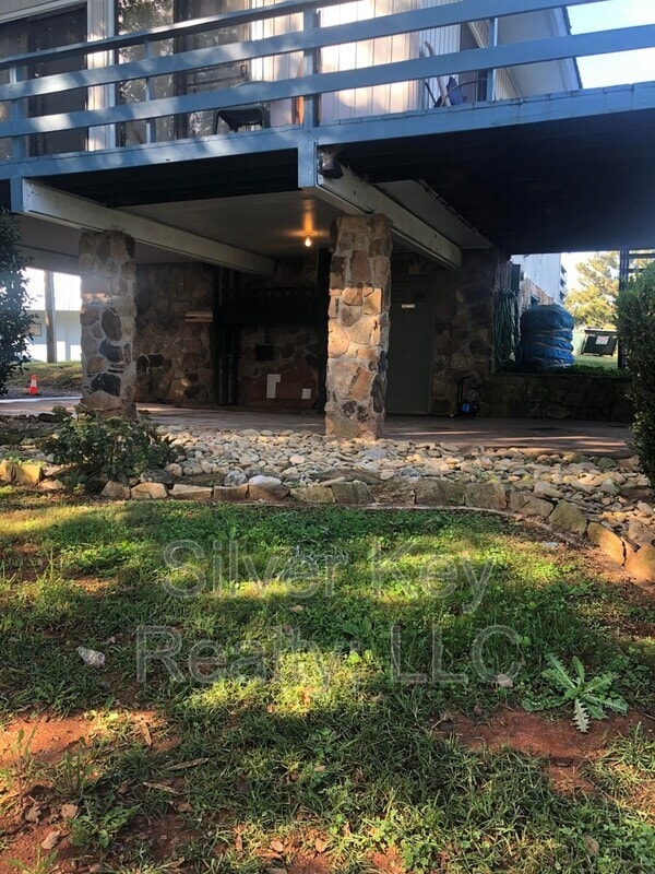 Building Photo - 194 Setterberg Rd