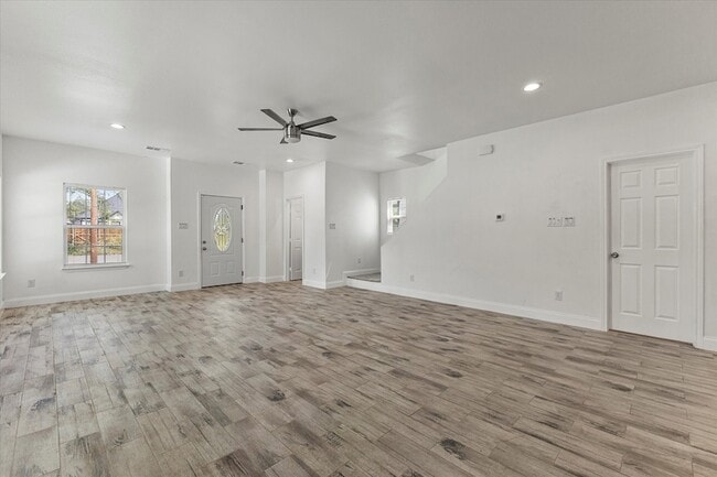 Building Photo - 3045 Barling St