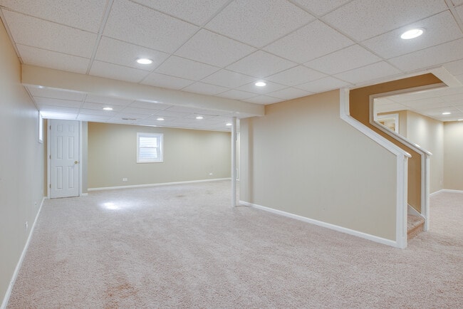 Building Photo - 3631 Falkner Dr