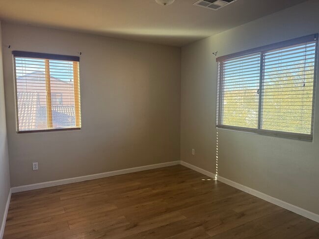 Building Photo - 22033 W Mohave St