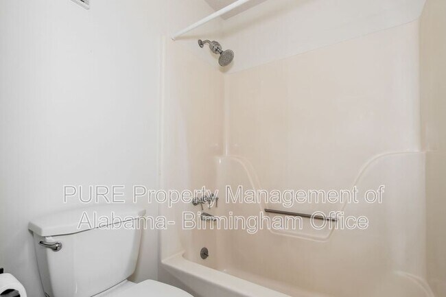 Building Photo - 6107 Crest Green Rd