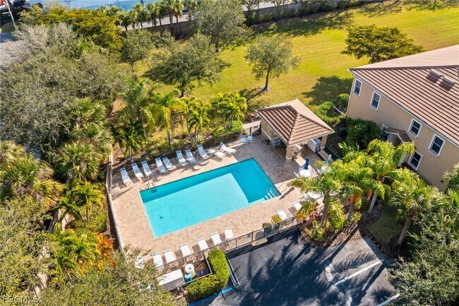 Building Photo - 3100 Cottonwood Bend