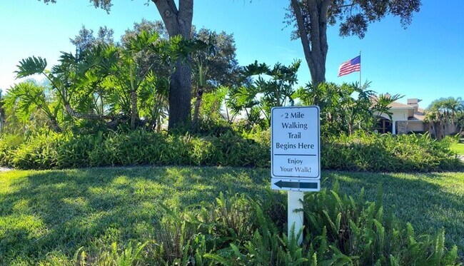 Building Photo - 5360 Hyland Hills Ave