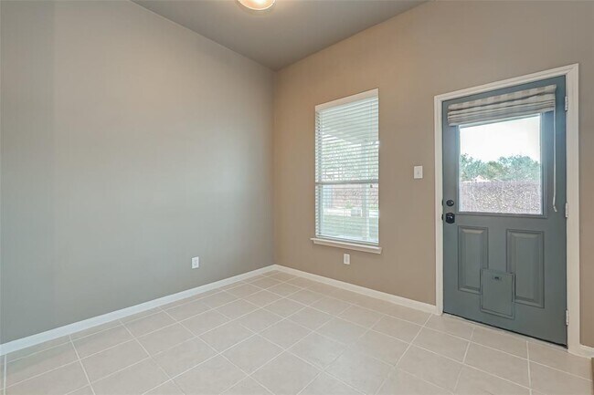 Building Photo - 2439 Marquette Trail