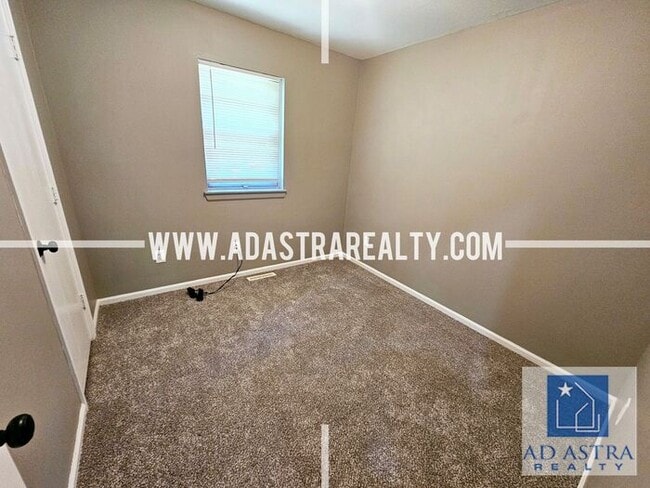 Building Photo - Updated 3 Bed 2 Bath Home in Kansas City-Coming SOON!!