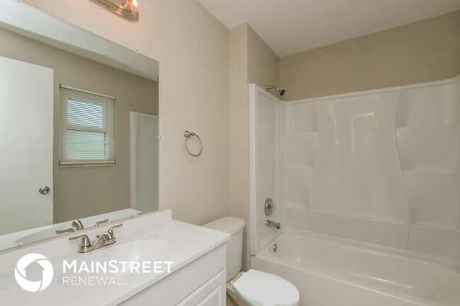 Building Photo - 995 Armstrong Rd SE