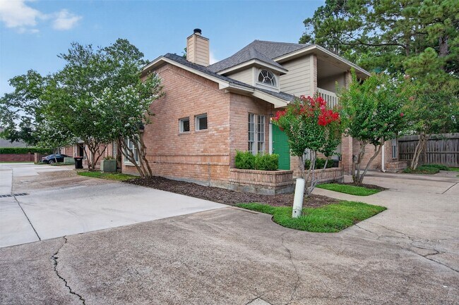 Building Photo - 5515 Strack Rd