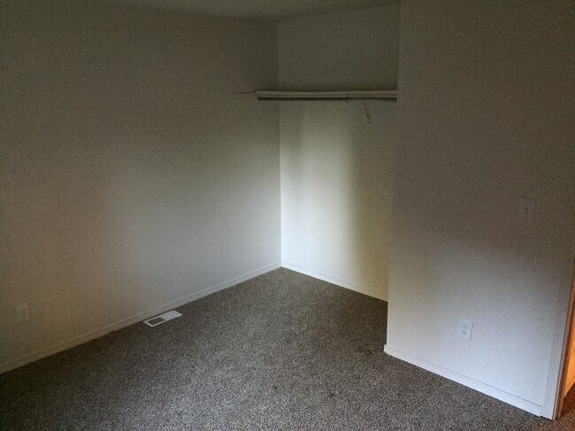 Building Photo - Santee court