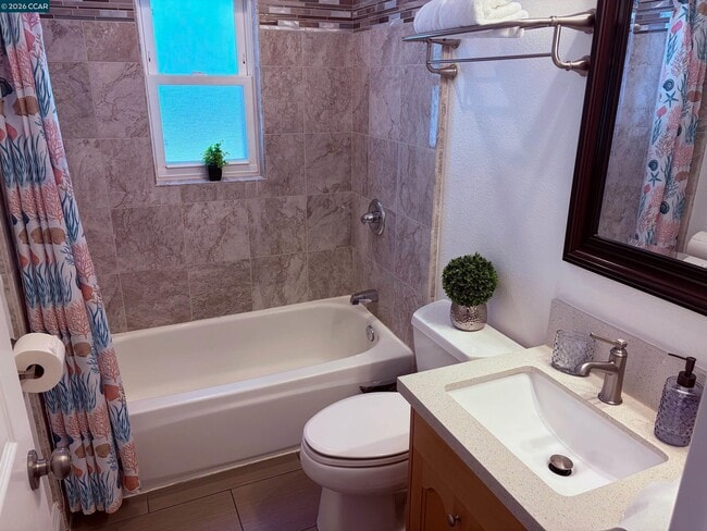 Building Photo - 143 Pulido Rd