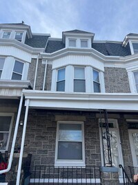 Building Photo - 5 Bedroom House