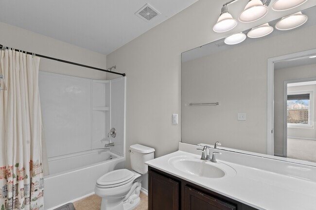 Building Photo - 5023 Lake Grove Blvd