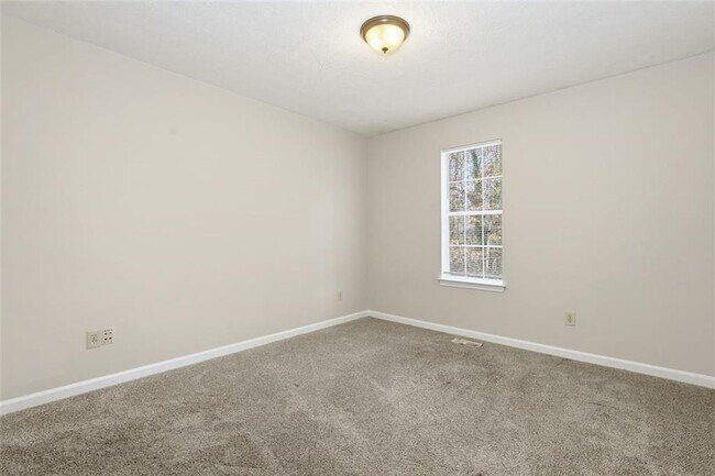 Building Photo - 1015 Plantation Way