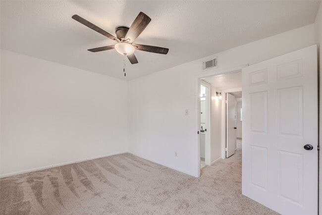 Building Photo - 1803 Country Village Blvd