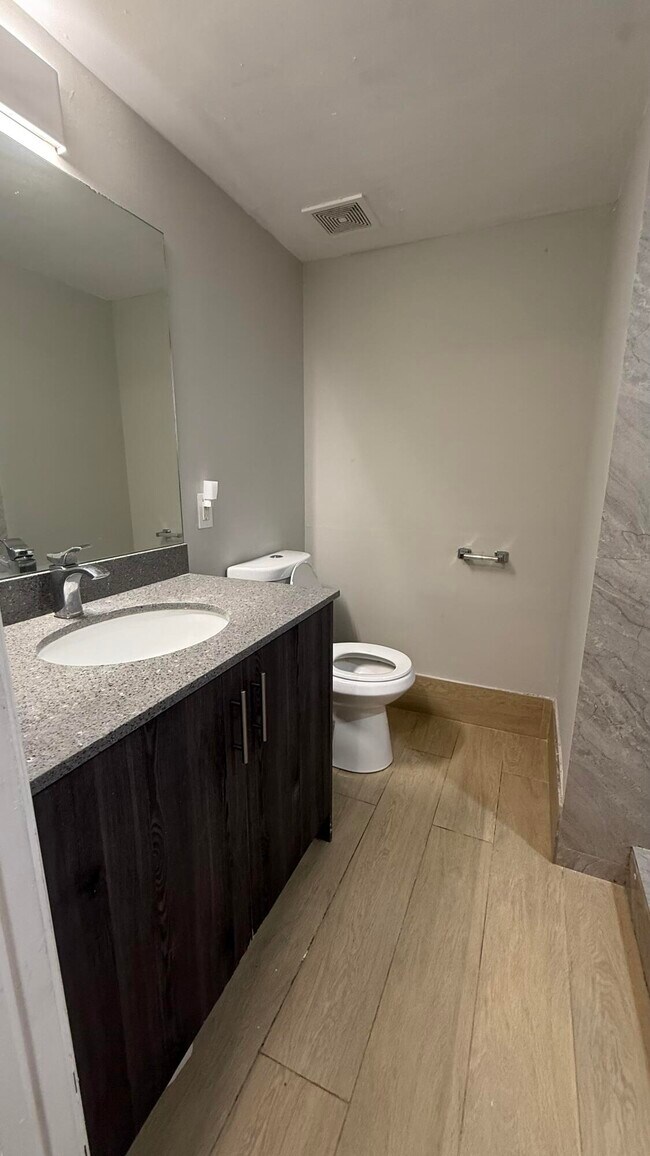 Building Photo - 4837 Arjaro Dr
