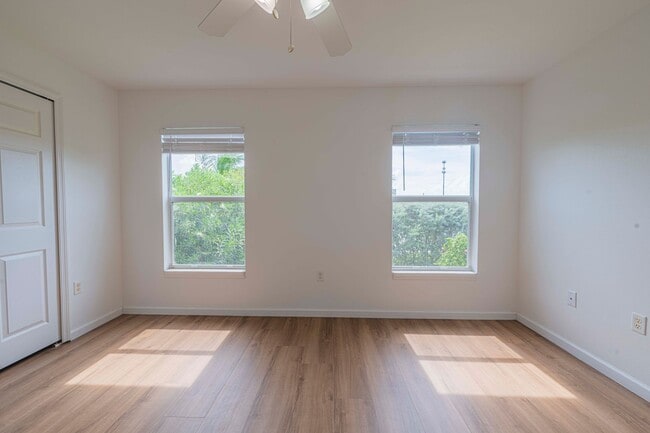 Building Photo - 3701 Titanic Cir