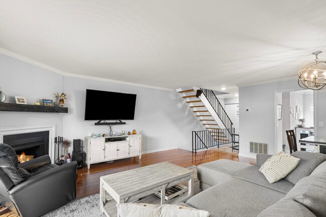 Building Photo - 48 Randall Ave