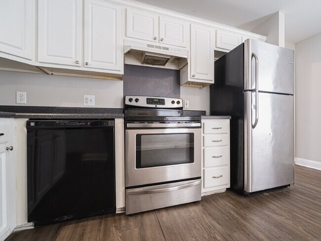 Building Photo - "Charming 3-Bedroom Retreat with 2 Full Baths in Gastonia - Your Cozy Haven Awaits!"