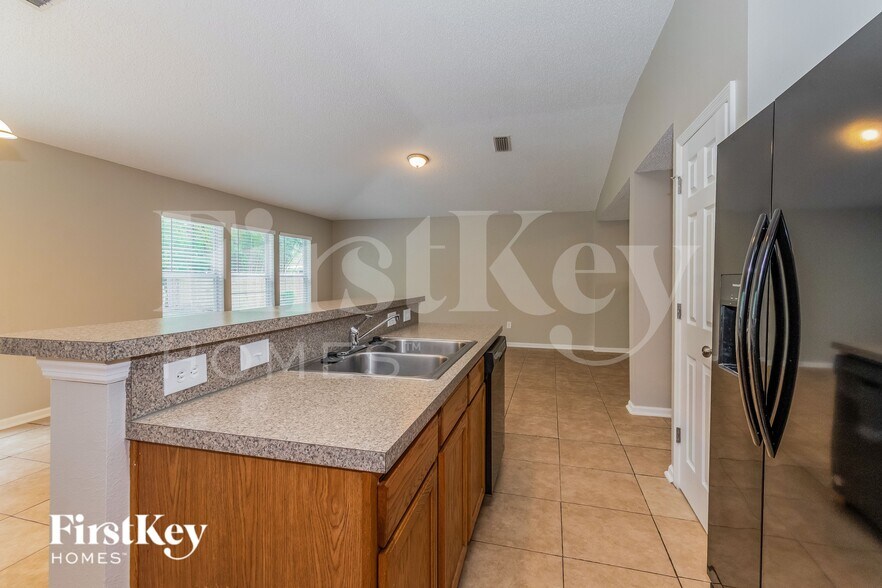 Building Photo - 9709 Hazel Lake Dr