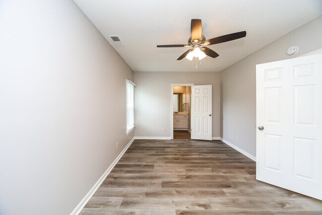 Building Photo - 4997 Woodberry Cove S