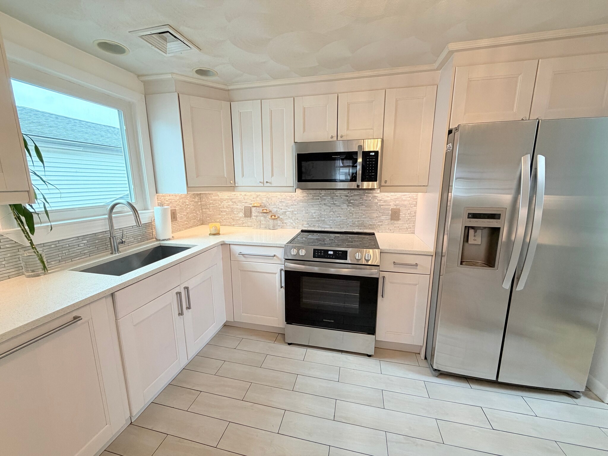 kitchen - 74 Grover St