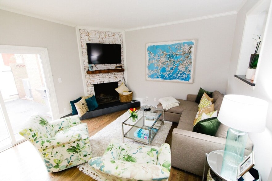 Building Photo - 510 N Poplar St