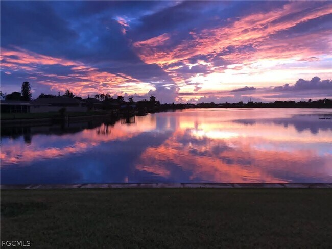 Building Photo - 546 SE 5th Ave