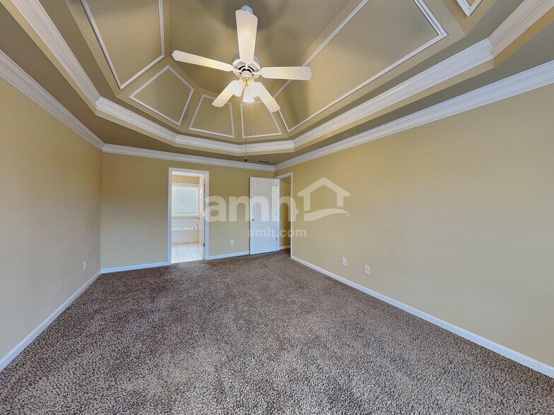 Building Photo - 2041 Vintage Oaks Dr