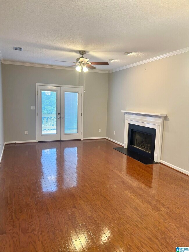 Building Photo - 2212 Ascot Ln