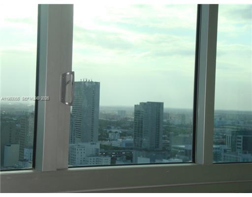 Building Photo - 300 S Biscayne Blvd