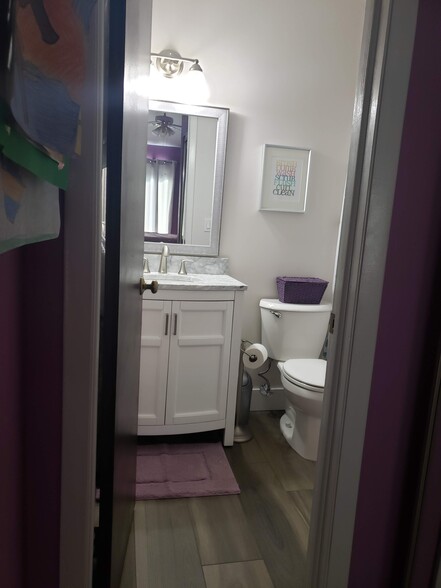 2nd master bath remodeled - 10425 SW 154th Ct