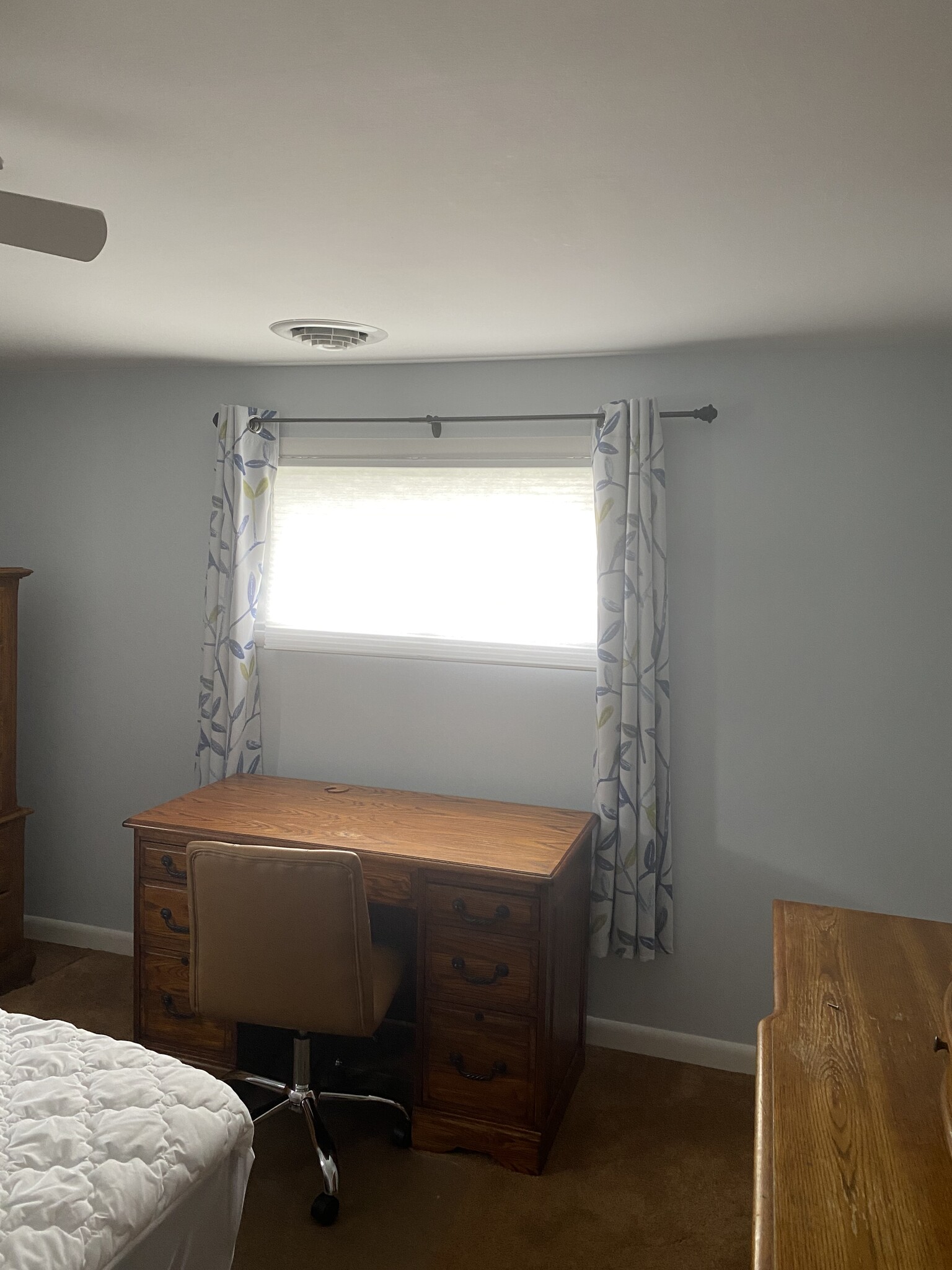 desk area in front bedroom - 741 Ferdinand St