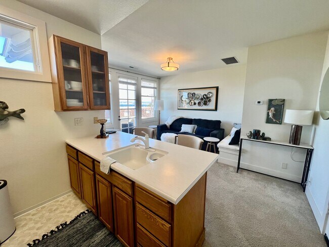 Building Photo - 189E - CS