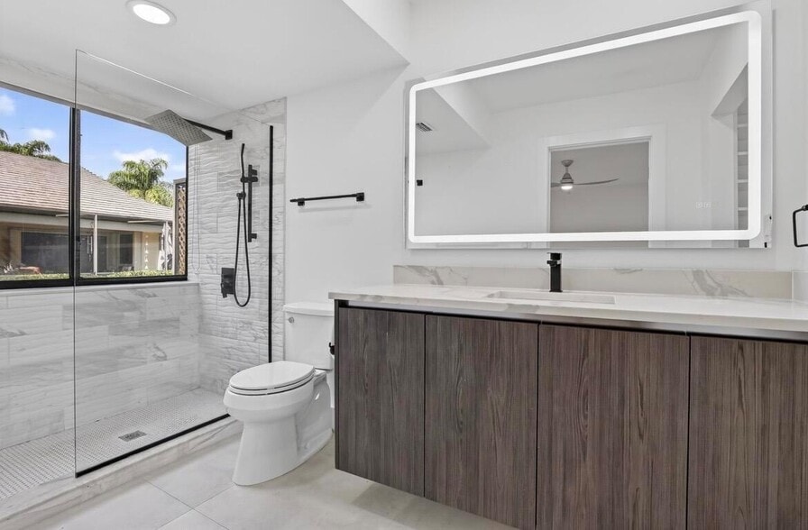 Building Photo - 373 NW 94th Ter