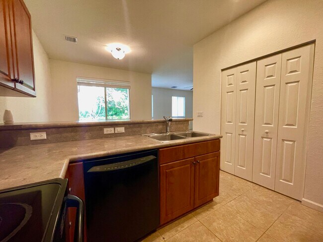 Building Photo - 2563 Stockbridge Square SW