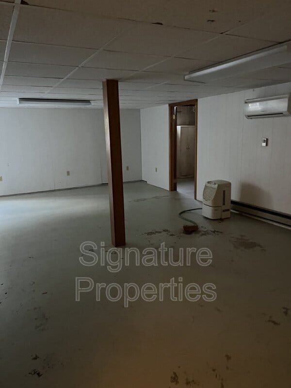 Building Photo - 1306 Oakwood St