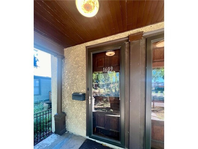 Building Photo - 1609 Elliot Ave